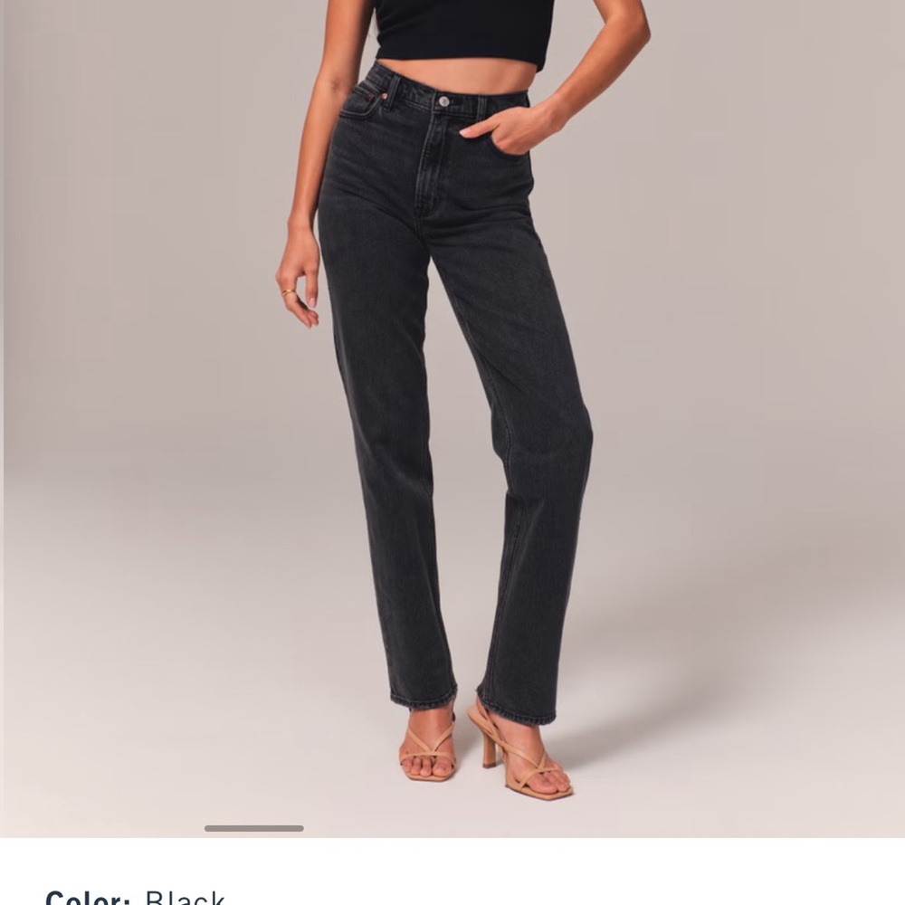 Abercrombie & Fitch Denim
Ultra High Rise 90s Straight Jean size 30/10 XL NWT